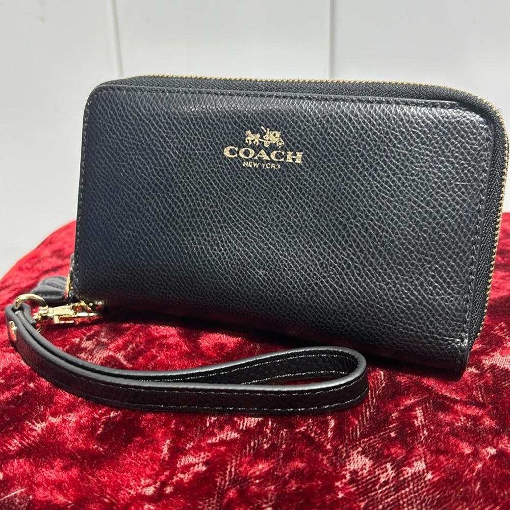 Coach black peppled leather double zip medium wristlet